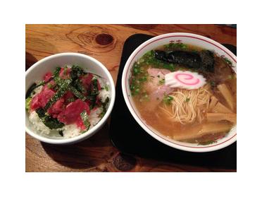 豚骨ラーメンとマグロ丼