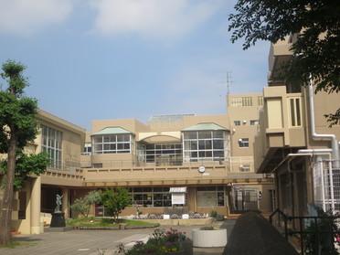 綺麗な校舎です