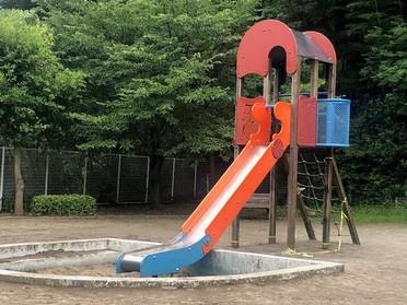 カラフルでかわいい滑り台