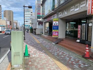国道沿いにあります。