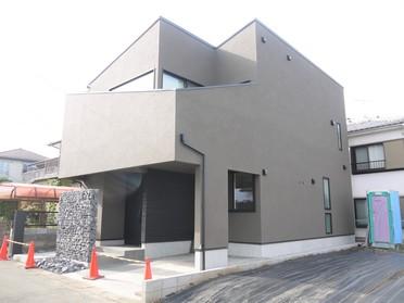 シックな外観