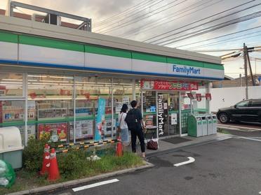 本八幡、京成八幡から近くのファミリーマートさんです