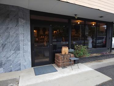 お店の前に駐車場があります♪