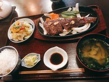 お肉のランチ