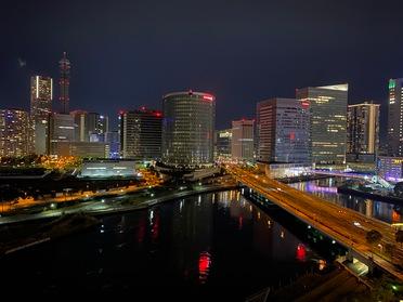 バルコニーから見えるみなとみらい・横浜港一望の夜景 バルコニーから見えるみなとみらい・横浜港一望の夜景