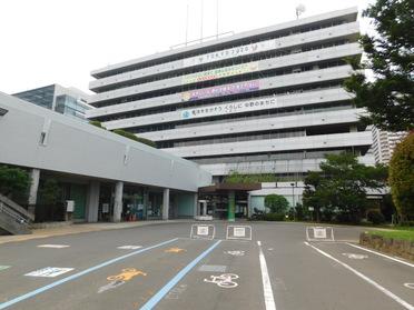 区役所真正面です