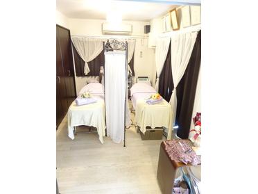 素敵な雰囲気の施術台です。