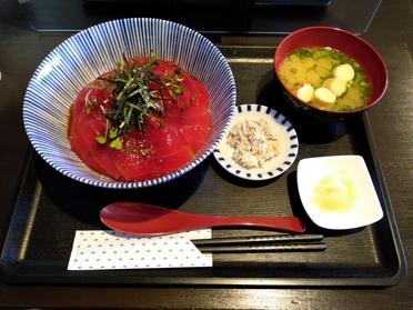 まぐろ漬け丼