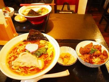 中華そば(醤油)と牛すじご飯!