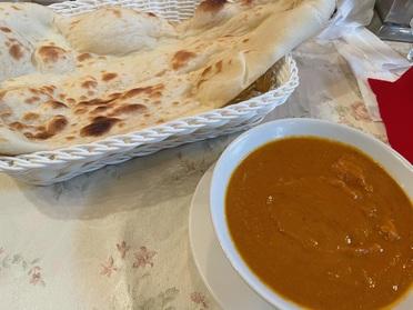 チキンカレーとナンのセット