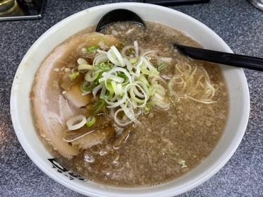 ?油ラーメンです!