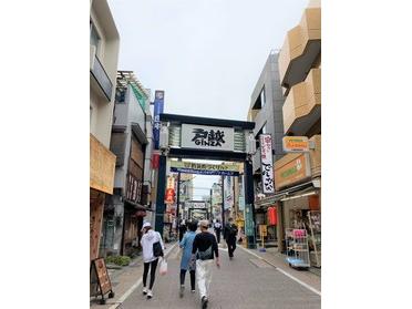 戸越銀座駅を出るとすぐに商店街です。