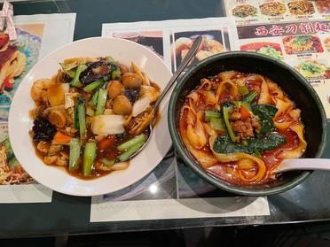 中華丼と担々麺のセットです♪