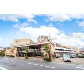 新京成線「常盤平」駅まで徒歩12分。地上15階地下2階建・総戸数211戸の大規模マンションです。
