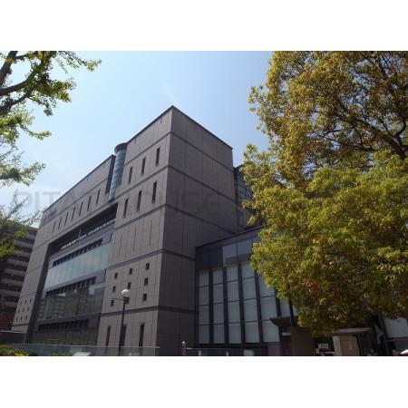 大阪市立中央図書館：840m
