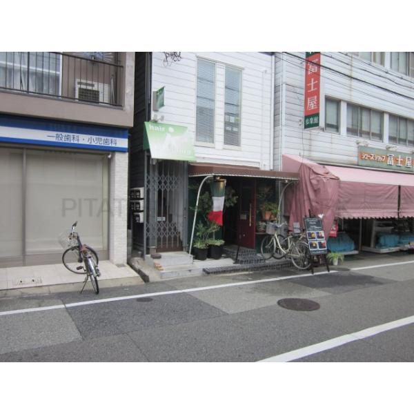 落ち着いた雰囲気の外観です