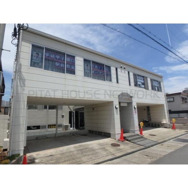 落ち着いた雰囲気の外観です