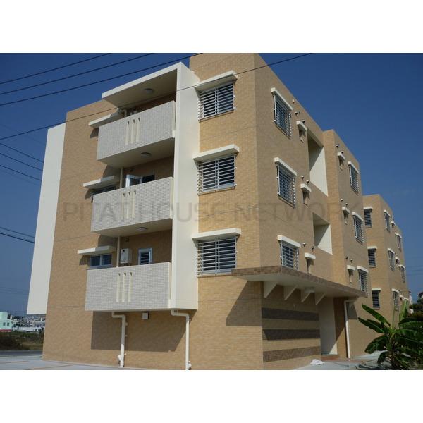  築13年5ヶ月 3階建の賃貸物件