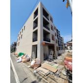 建築中