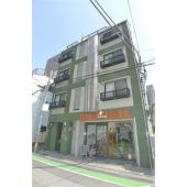 住宅街に立地