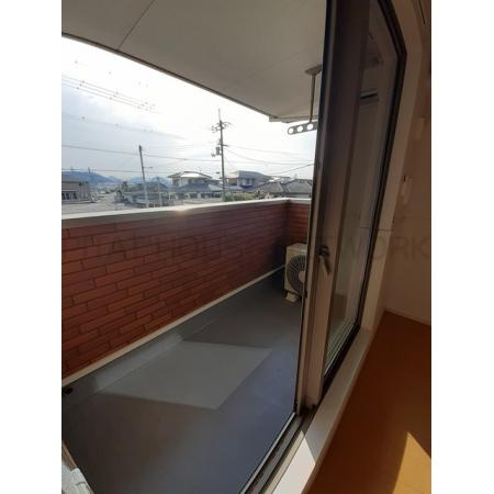 ブラウン窓香 部屋写真12 バルコニー