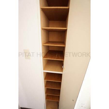 ギャレ豊津 部屋写真10 収納