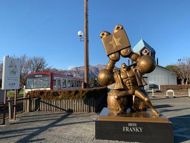 フランキー像 高森駅 高森駅 フランキー像 ピタットハウスの地域情報発信ブログ 街ピタ