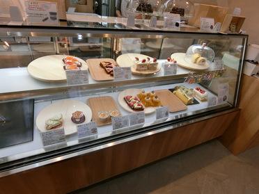 絶品 シュークリーム Tatreタトル明大洋菓子店 ピタットハウスの地域情報発信ブログ 街ピタ 絶品 シュークリーム Tatreタトル明大洋菓子店 ピタットハウスの地域情報発信ブログ 街ピタ