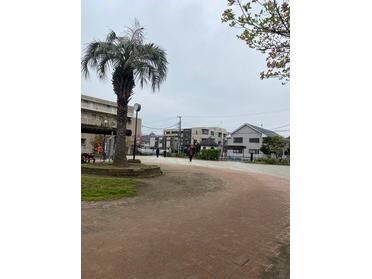 駅降りてすぐに見つけることができます！